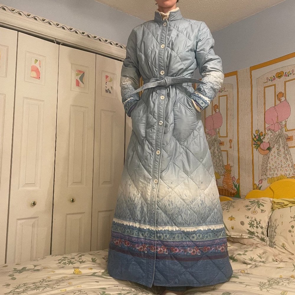 Vintage 70s Goose Downfilled Quilted Pastel blue floor length winter jacket!